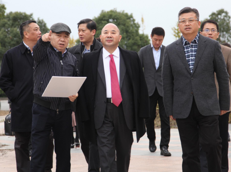 LoL投注网站直播_郑州高新区实验小学:塑造优秀品格,致敬抗疫英雄(图2) LoL投注网站直播